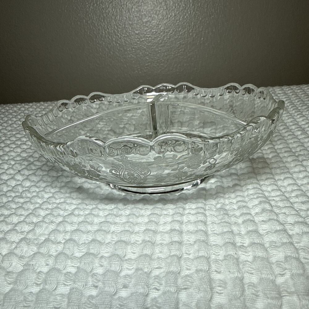 Vtg Cambridge Rose Point Etched Glass Divided Dish/Relish Dish W/ Scalloped Edge - Picture 5 of 11